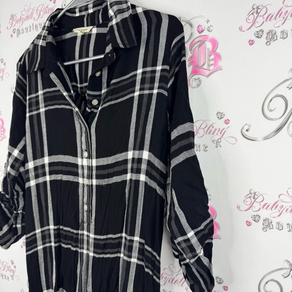 Max studio dress plaid long button up Black and White Plaid Button-Up Shirt - Picture 4 of 7